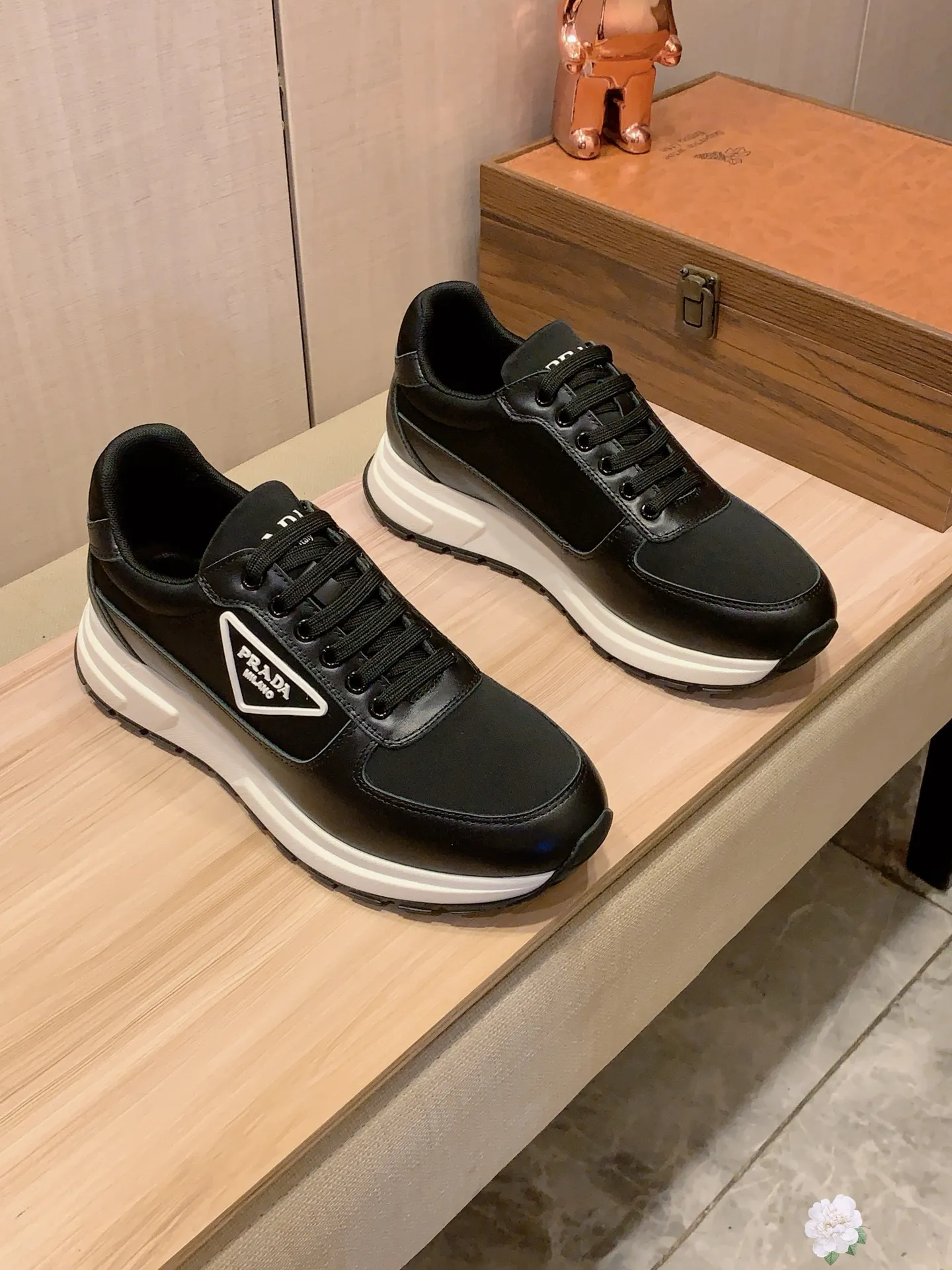 Men's Men's Shoes💰420💰💰🎩🎩[Lightning][Lightning] "PRADA*" The latest and most popular casual shoes, top brand [seduce] luxury~purchase, top~quality. [Strong] The upper is made of imported breathable cowhide with material ➕ breathable sheepskin feet (•) and fine workmanship. The original stylish and stylish soft rubber wear-resistant and non-slip outsole is light and comfortable on the feet. The real thing looks better when photographed. 085: code: 38-44, 3️⃣ colors selected